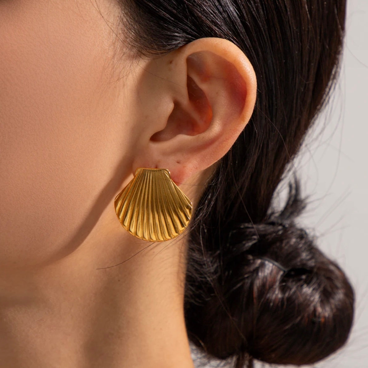 Shell earrings