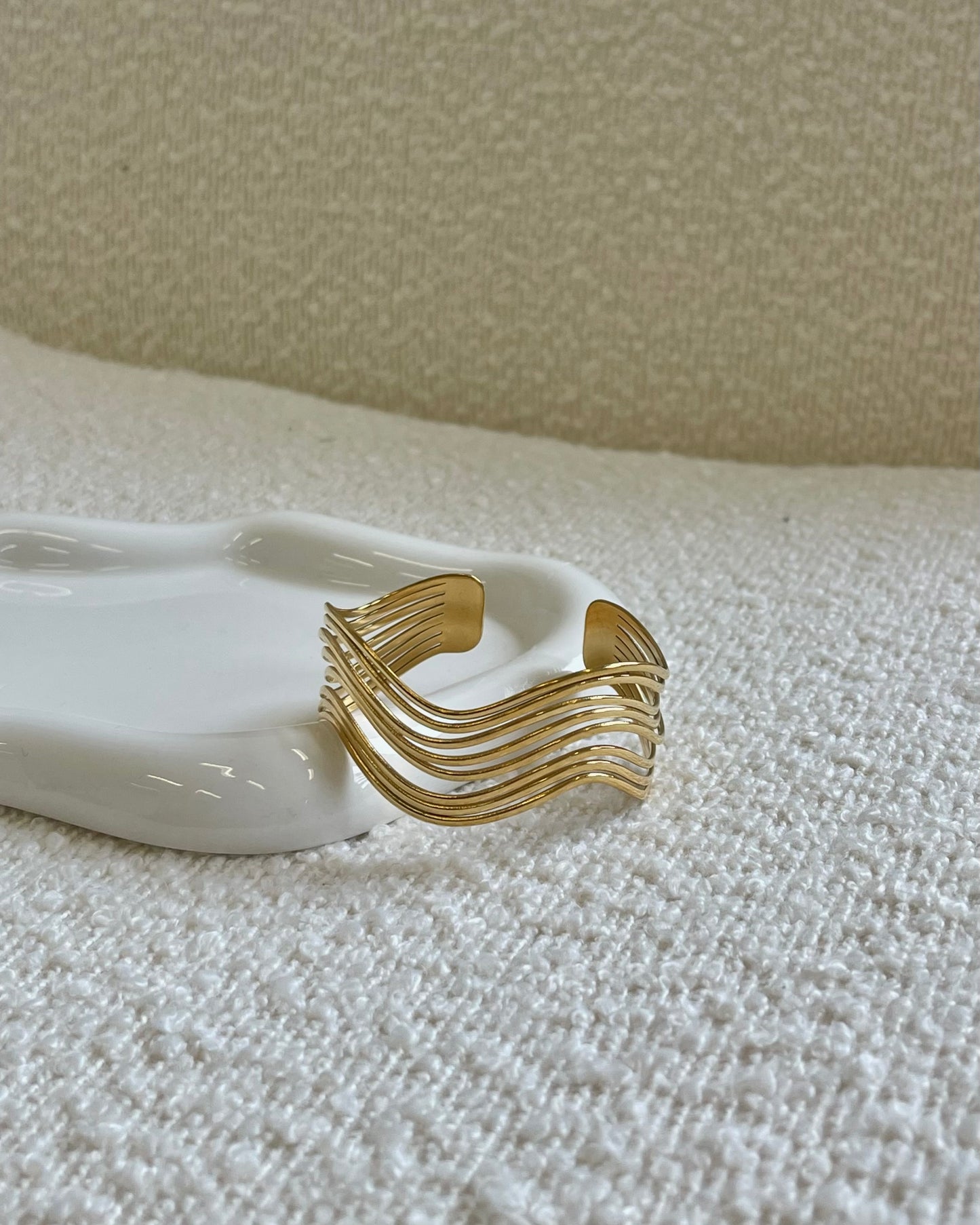 Wavy armband