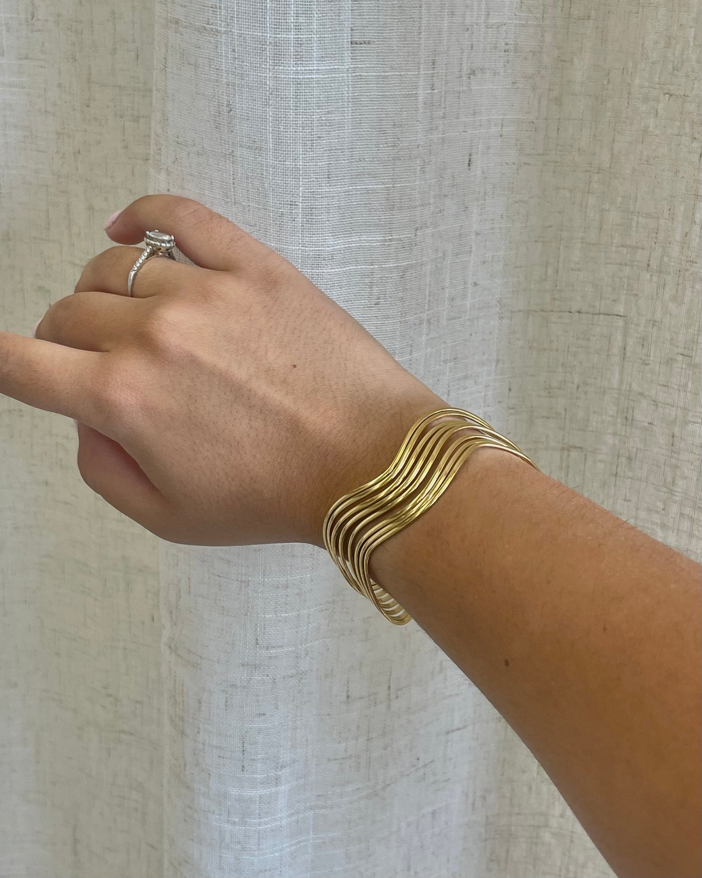 Wavy armband