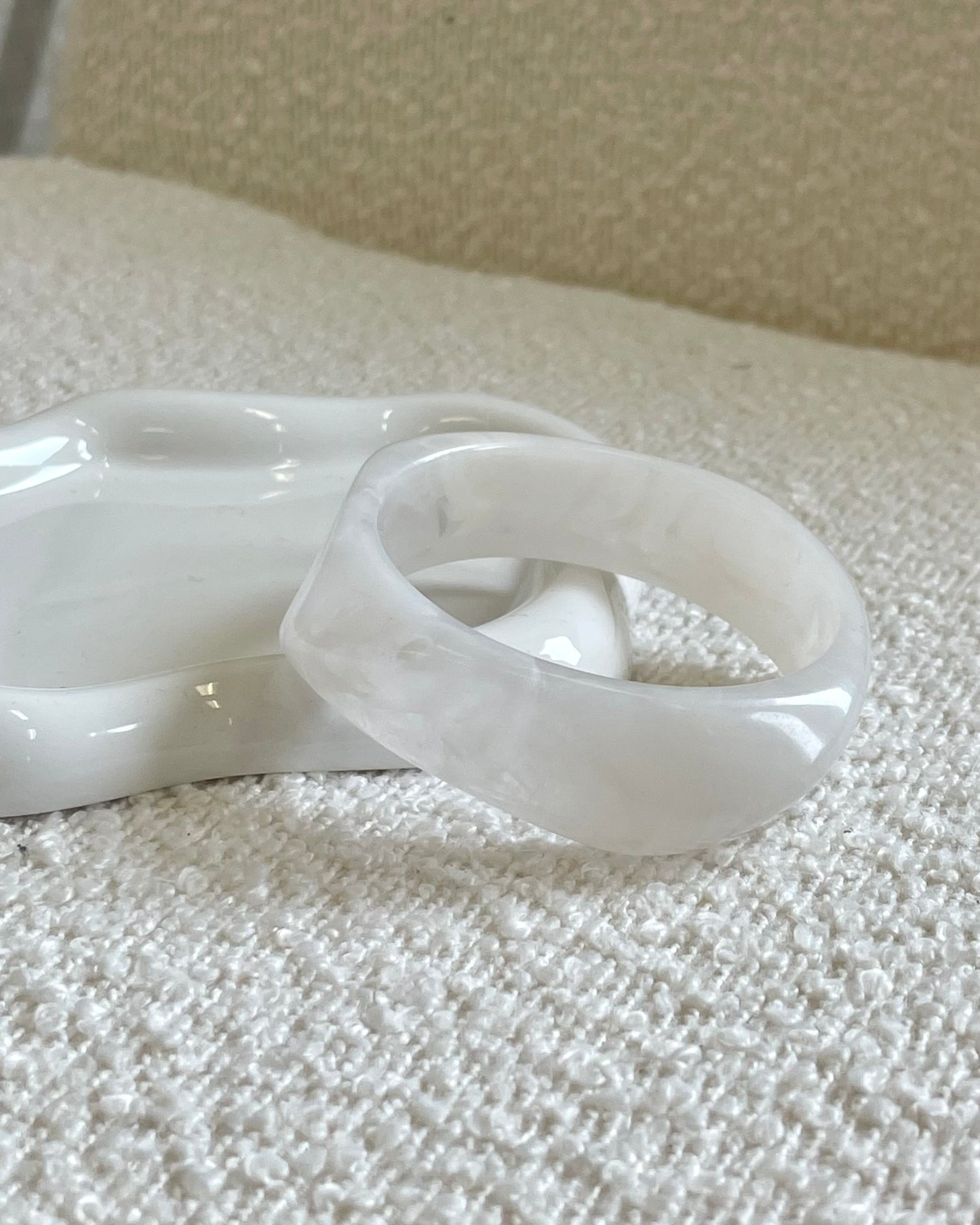 Boohoo armband "Milky white"